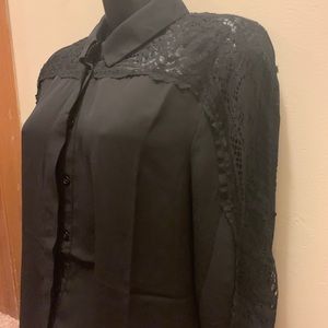 🛍FINAL SALE🛍 Black lace long sleeve button down